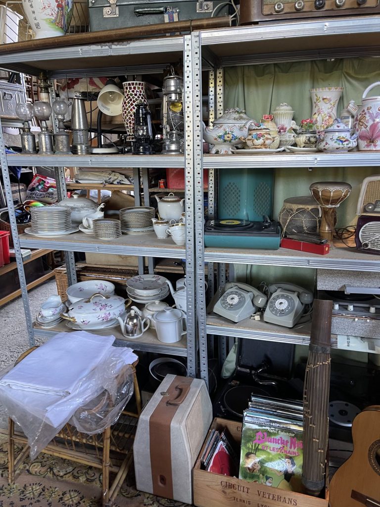 CSV Débarras – brocante vaisselle