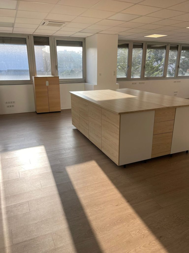 CSV Débarras – bureaux vides